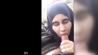 فلاحة محجبة ترضعلي قضيبي بسرعة