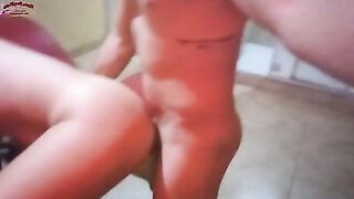 واد فاجر اوى مخلى المتناكه توطيله وشغال ترزيع بعنف فى كسها واللبوه توحوح بعدها ينيمها تحته ويكمل فشخ فى كسمها يمتعها ويريحها 