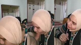 ديوث بيصور مراته المحجبه وهي بتمصله زبه