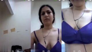 بنوته مصريه بتكلم حبيبها فيديو وتعرضلو جسمها وبزازها الملبن وتعصرهم بهيجان ولبونه تهيج الحجر