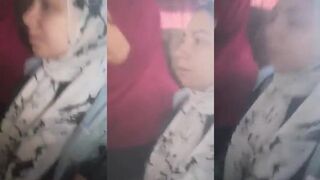 عيل بيتحرش ببنوته متحجبة في الموصالات والبت شوية شوية بيبان علي وشها الهيجان والواد شغال يحك في بزازها وهي مستسلمه ليه الجزء الاول
