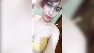 بنوته كتكوته بتقلع وتصور شوية نودز جامدين لزميلها جسمها فرنساوي والبنت سخنه اوي الجزء الثاني