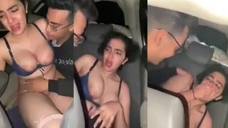 واخدي صاحبتهم  في السيارة واحد بينك والتاني بيصور بتقوله المسكينة مس انت وعدتني كا تنكني