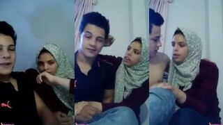 ويحاول يغتصبها بس بتكون اقوى منه وما تسمحله ينيكها
