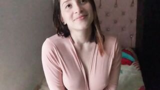 البنت بتتناك لما الرجالة جت تاخد فلوسها