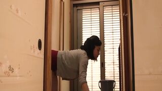 راحت أم مراته الأرملة الجميلة تتمتع بريحة الجنس مع صهرها